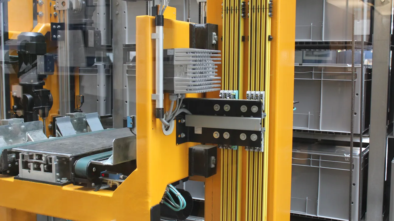 AS/RS (Automated Storage and Retrieval System)