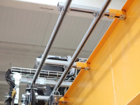 4 Overhead Cranes in a Factory for concrete parts