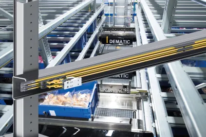 Intralogistics 4.0: Energy supply of shuttle system