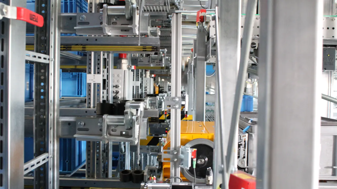 Shuttle System - Intralogistics