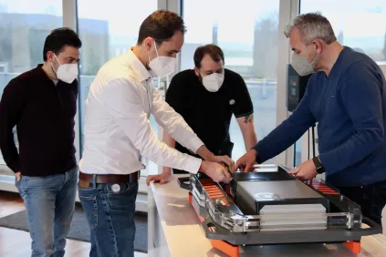 R3 Solutions und Conductix-Wampfler gehen Partnerschaft ein