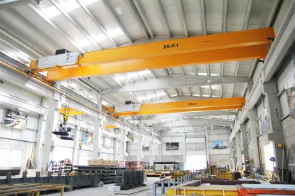 4 Overhead Cranes in a Factory for concrete parts