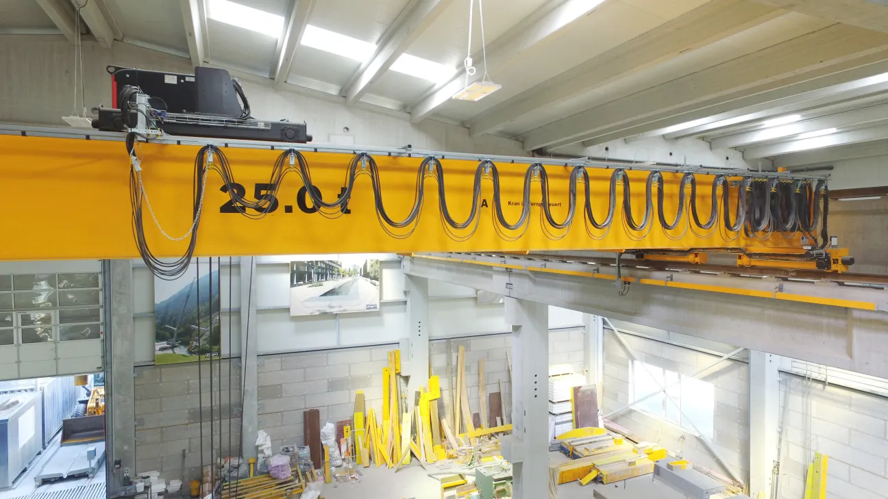 4 Overhead Cranes in a Factory for concrete parts 4 Overhead Cranes in a Factory for concrete parts