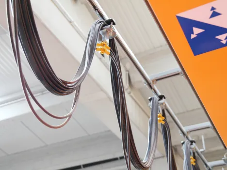 4 Overhead Cranes in a Factory for concrete parts
