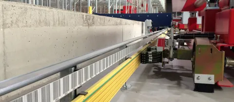 Automatic storage system for pallets and air-cargo ULD-containers