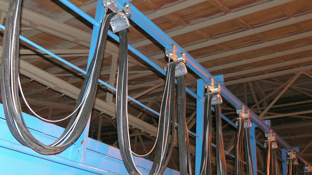 Process-Overhead Cranes in a nitrogen fertilizer warehouse