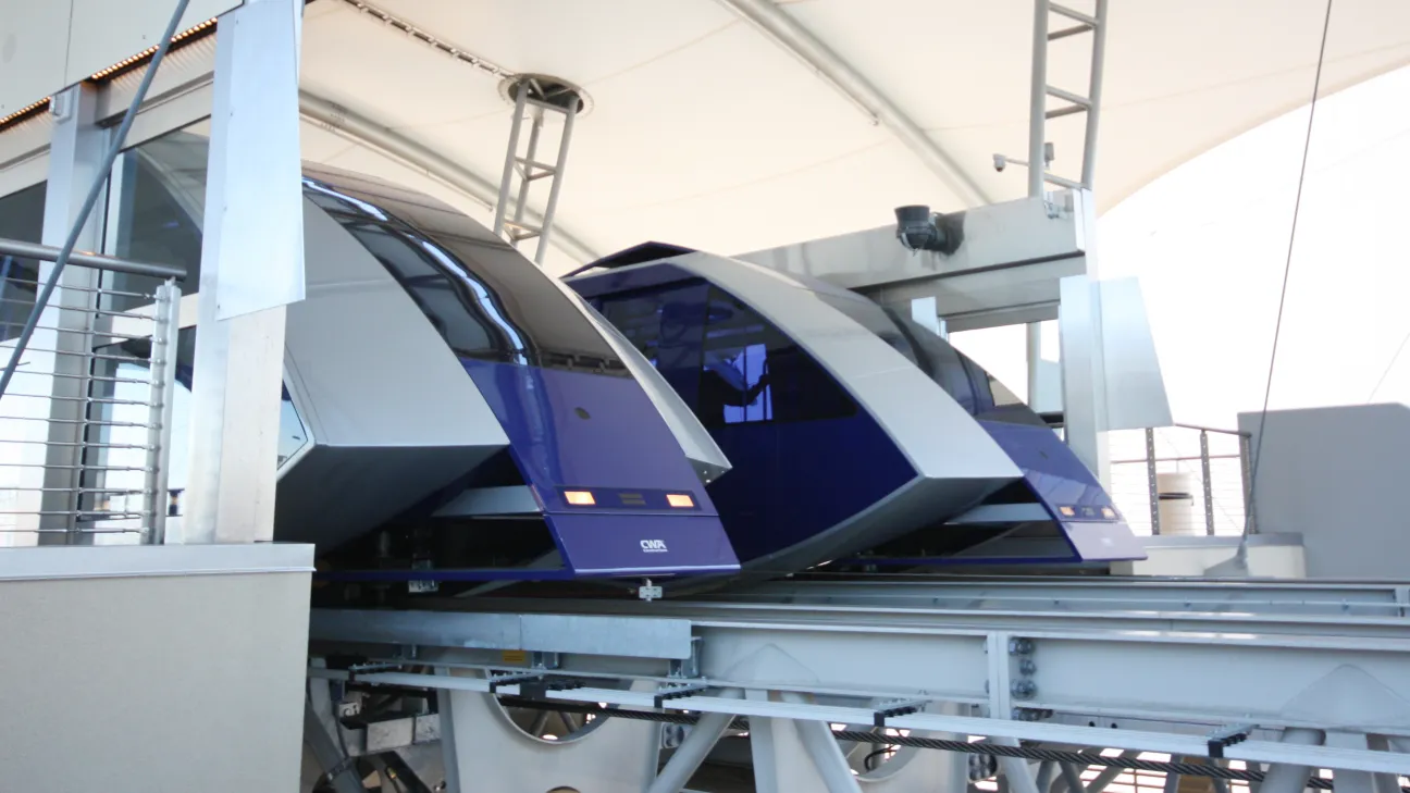 Cable pulled People Mover (Cable Car)