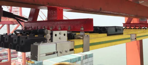 Conductor Rail System with ProfiDAT on a STS Container Crane