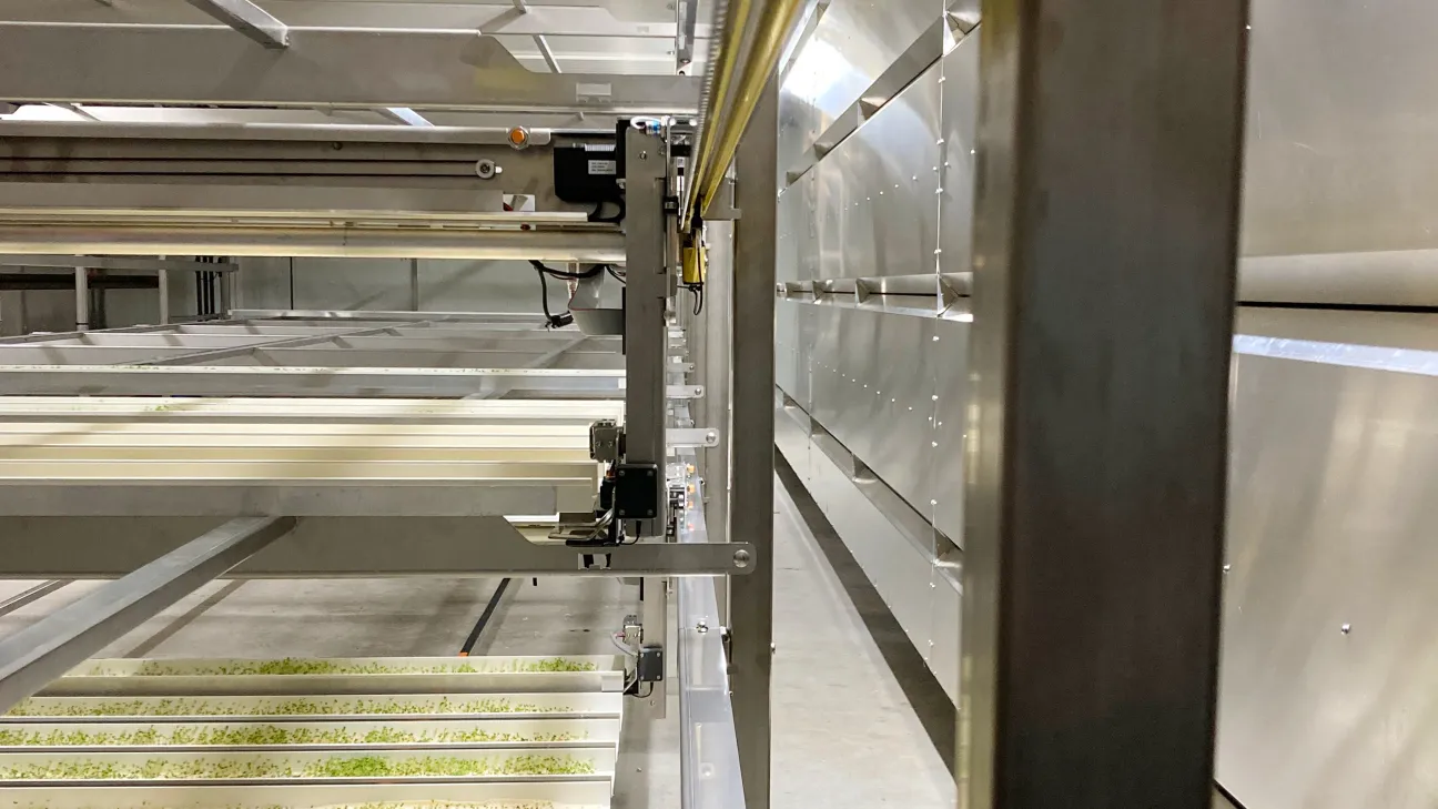 Transfer Shuttle in a Agricultur Environment
