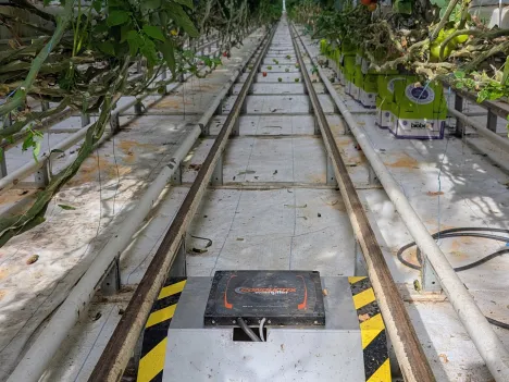 Inductive Charging Pad in a Greenhouse Crop Monitoring Robot Application