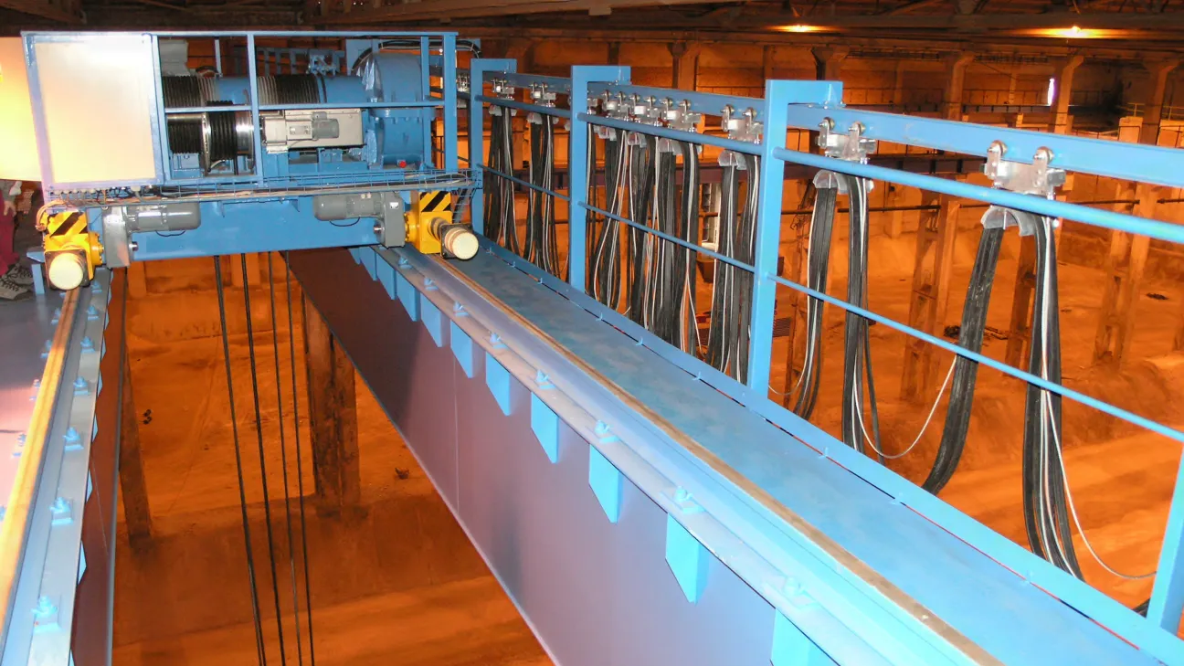 Process-Overhead Cranes in a nitrogen fertilizer warehouse